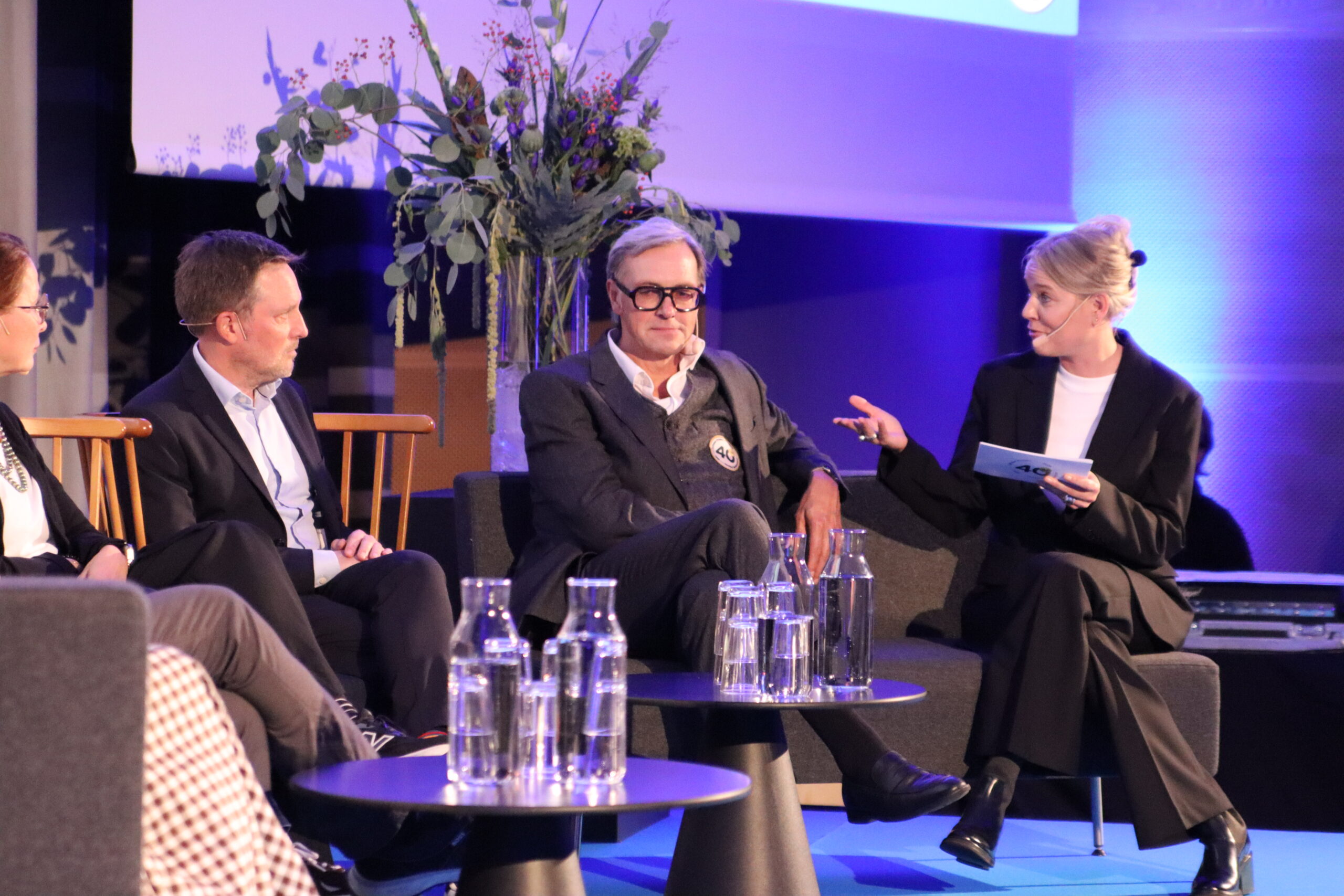Kajsa Åström, Christian Lundell, Adam Brånby och Cecilia Nykvist sitter på scen och samtalar
